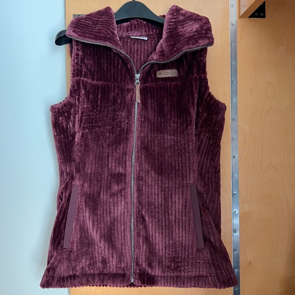 Columbia Women’s Fleece Vest – Size S – Maroon Corduroy Texture – Cozy & Stylish - Picture 1 of 5